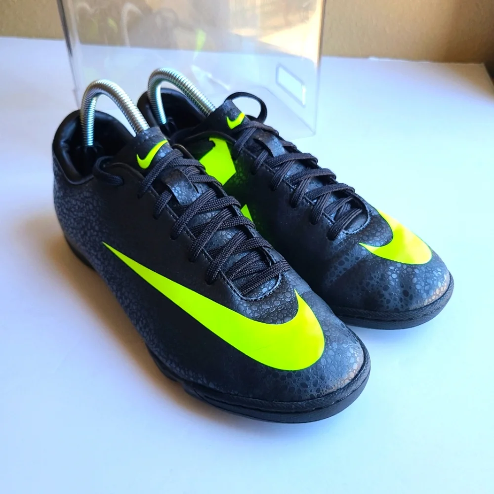 NIKE CR7 MERCURIAL VAPOR SUPERFLY III FG SOCCER BOOTS US 7 / UK 6